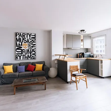 Exuberant 1bd Near Canal Saint-martin! Paris